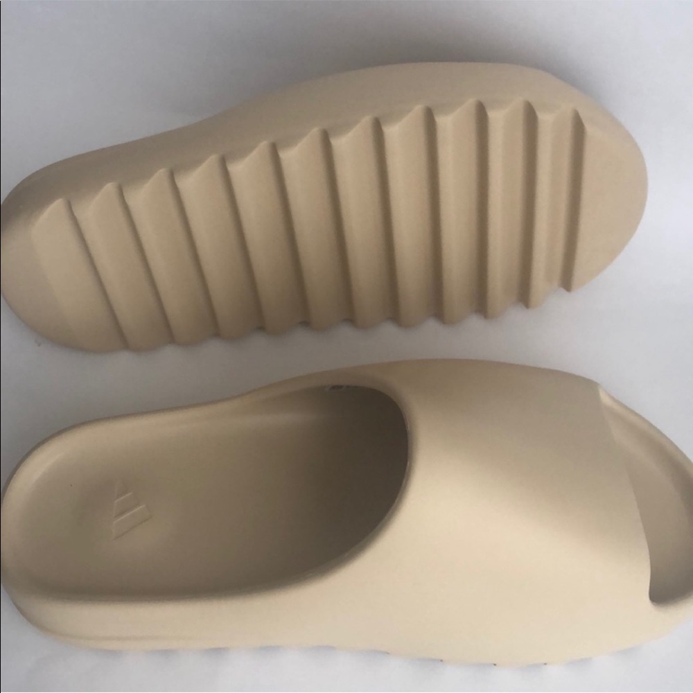 YEEZY SLIDE MADE BY ADIDAS SIZE 14